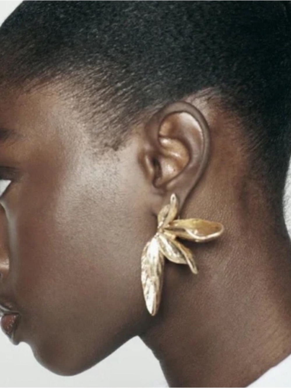 New! Gold Leaf Statement Earrings (1028) NWOT